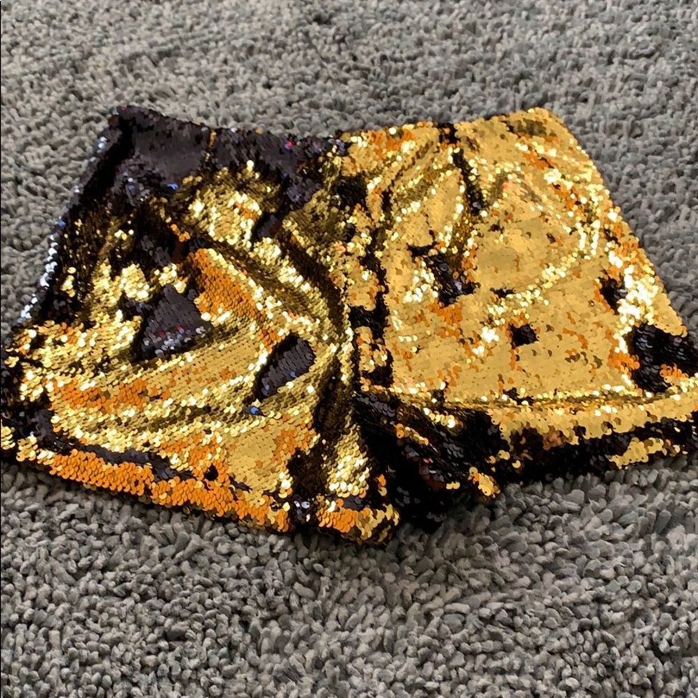 Fun sequins shorts